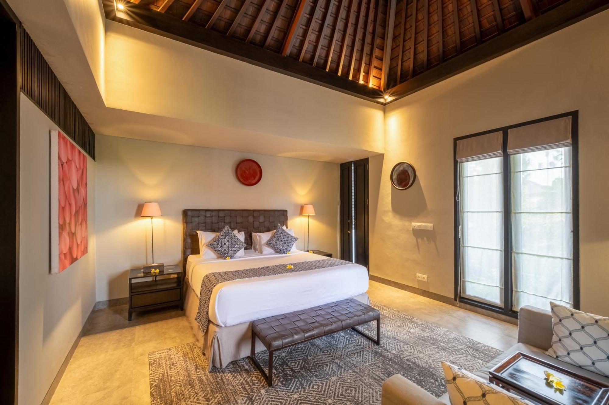 Villa De Suma - Fully Staffed Luxury Villa, Walk To The Beach! 세미냑 외부 사진