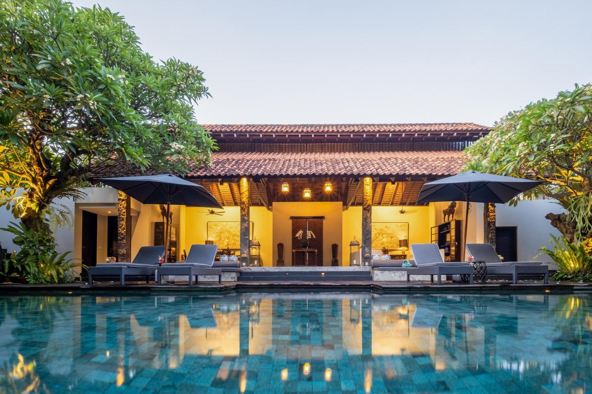 Villa De Suma - Fully Staffed Luxury Villa, Walk To The Beach! 세미냑 외부 사진
