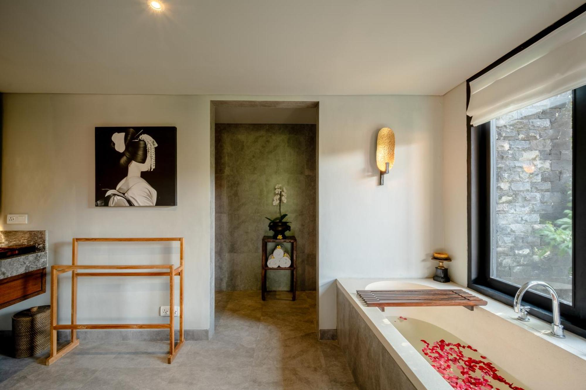 Villa De Suma - Fully Staffed Luxury Villa, Walk To The Beach! 세미냑 외부 사진