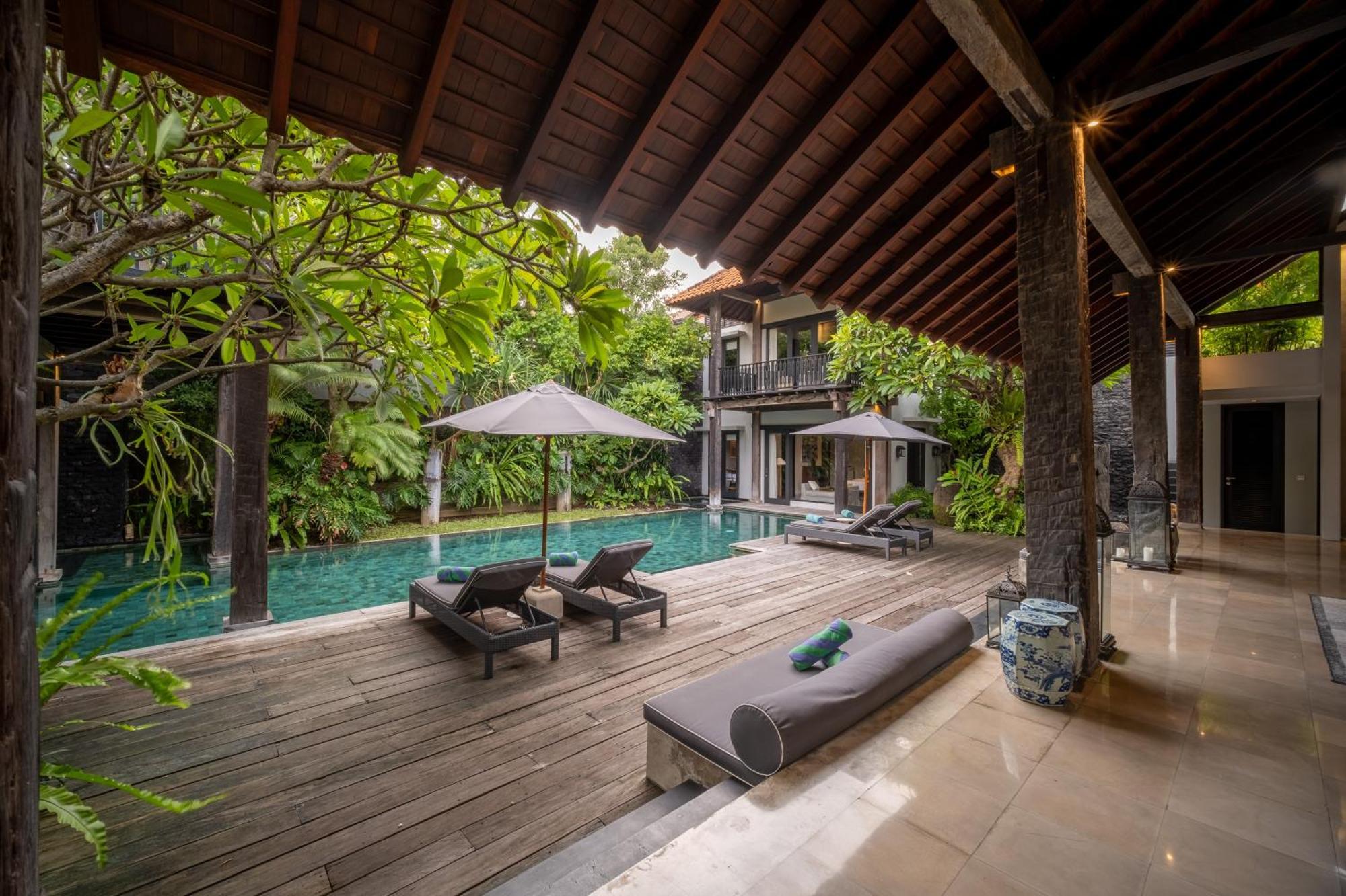 Villa De Suma - Fully Staffed Luxury Villa, Walk To The Beach! 세미냑 외부 사진