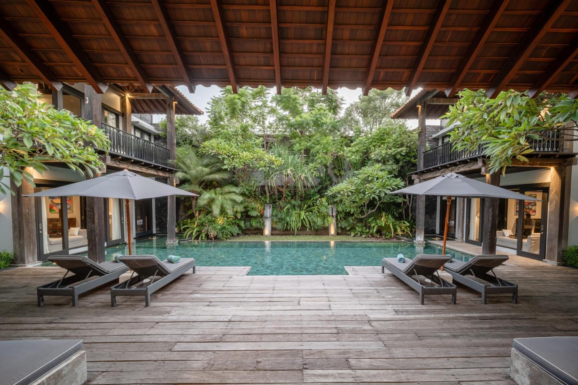 Villa De Suma - Fully Staffed Luxury Villa, Walk To The Beach! 세미냑 외부 사진