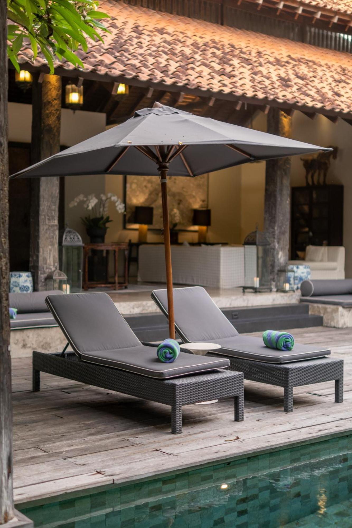 Villa De Suma - Fully Staffed Luxury Villa, Walk To The Beach! 세미냑 외부 사진