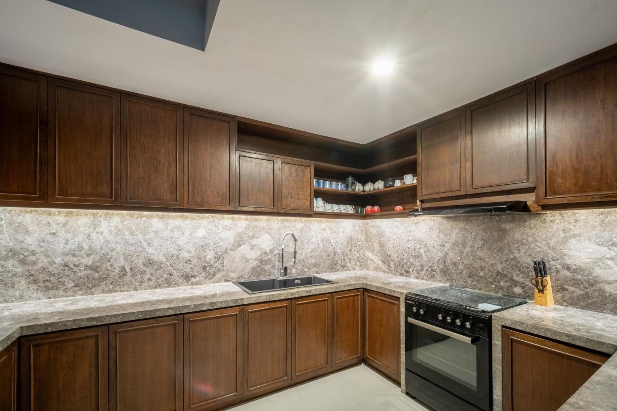 Villa De Suma - Fully Staffed Luxury Villa, Walk To The Beach! 세미냑 외부 사진